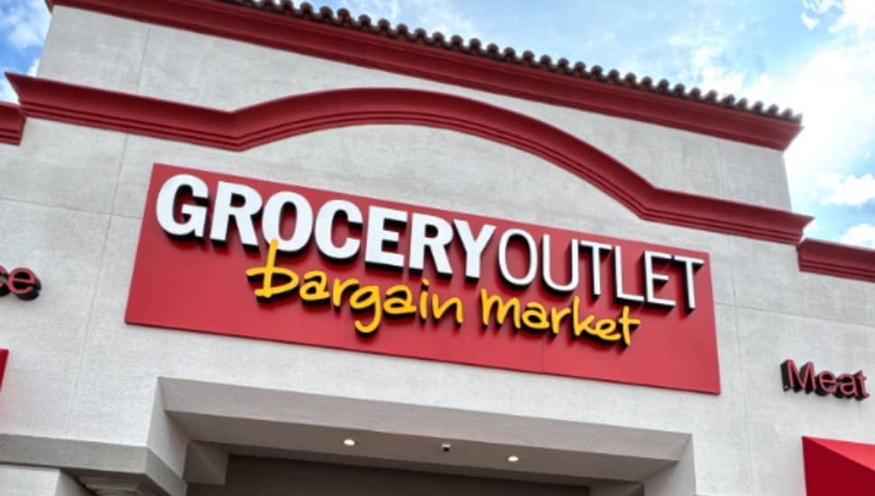 The facade for Grocery Outlet.