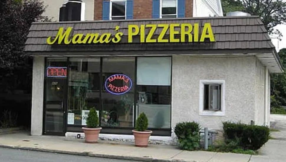 Outside of Mama's Pizzeria.