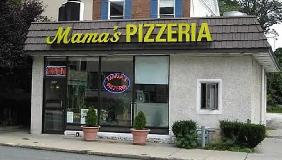 Outside of Mama's Pizzeria.