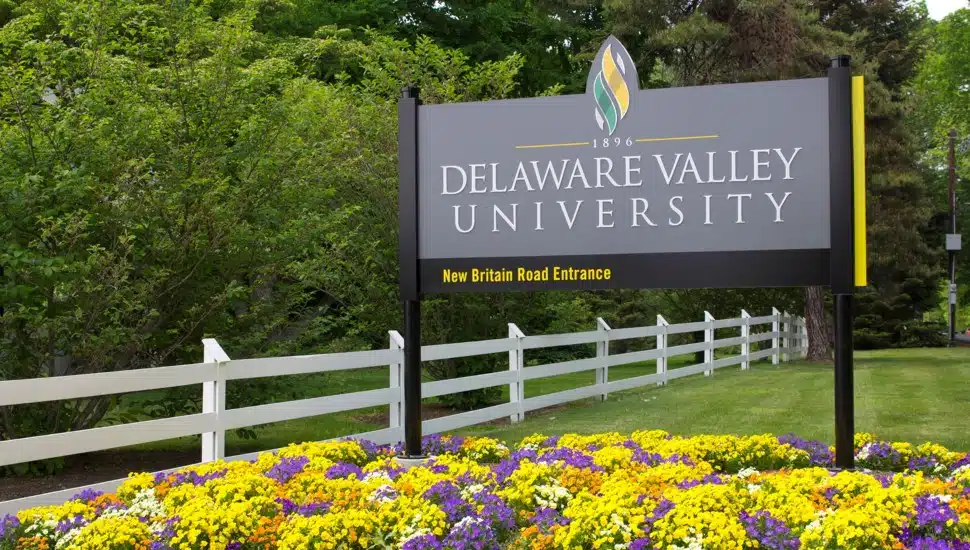 Sign at entrance to college campus.