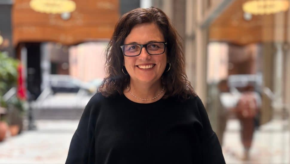 English Instructor Wendy Erhardt.